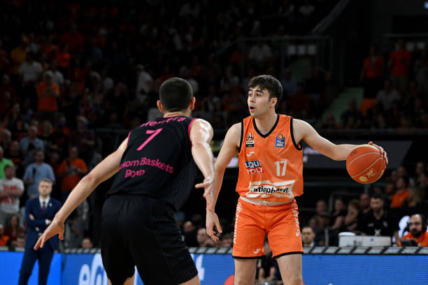 处于被动状 处于被动状